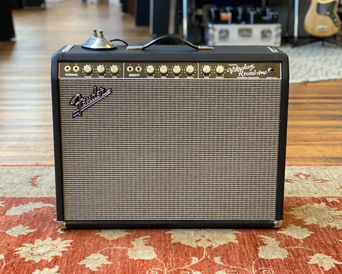 1997 Fender Custom Shop Vibrolux Reverb-Amp