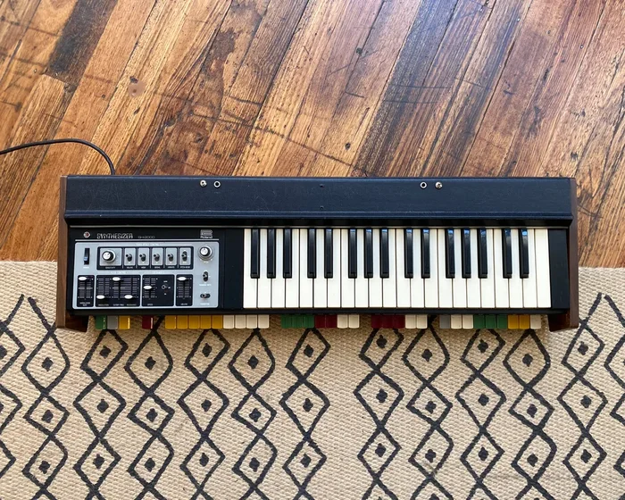 ’75 Roland SH-2000 Analog Synthesiser