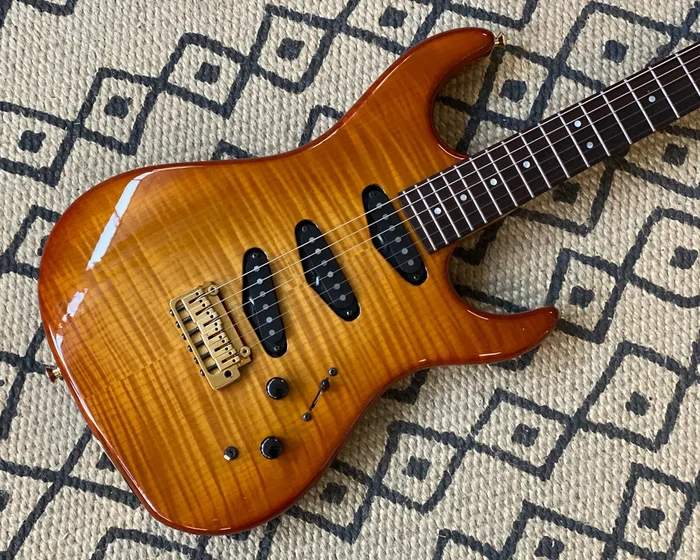 ’90s Hamer Vintage S – Super Strat w/ OHSC ??