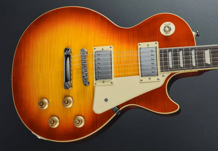 “Inspired by Gibson Collection” Les Paul Standard 50’s Figured Top – Washed Cherry
