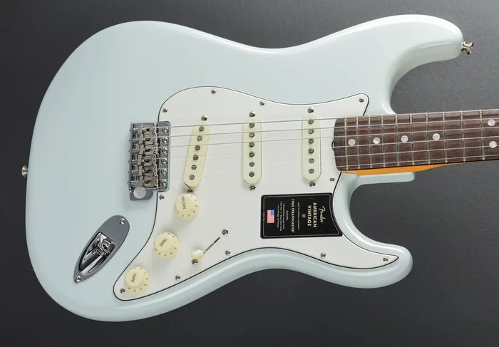 American Vintage II 1965 Stratocaster – Sonic Blue