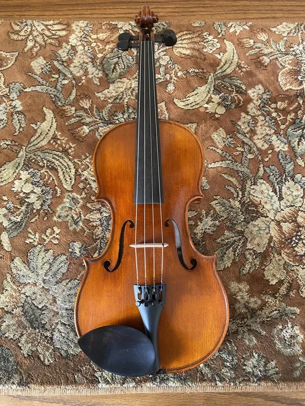 Angel Taylor antiqued 14″ viola outfit model 320 | Metzler Violins