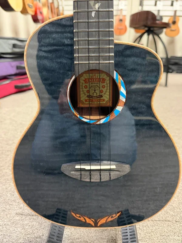 aNueNue Black Whale Solid Cedar/Maple/Rosewood Tenor Ukulele w/Case