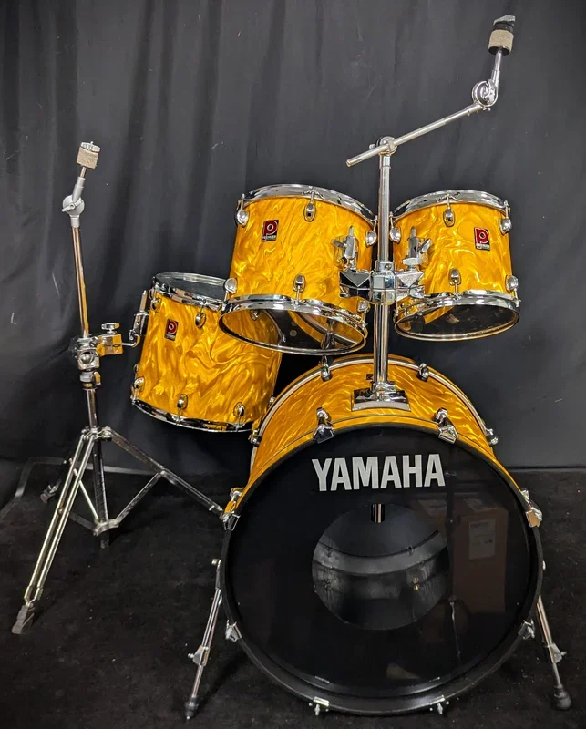 APK Yellow Satin Flame 4-Piece Shell Pack with Cymbal/Tom Stand