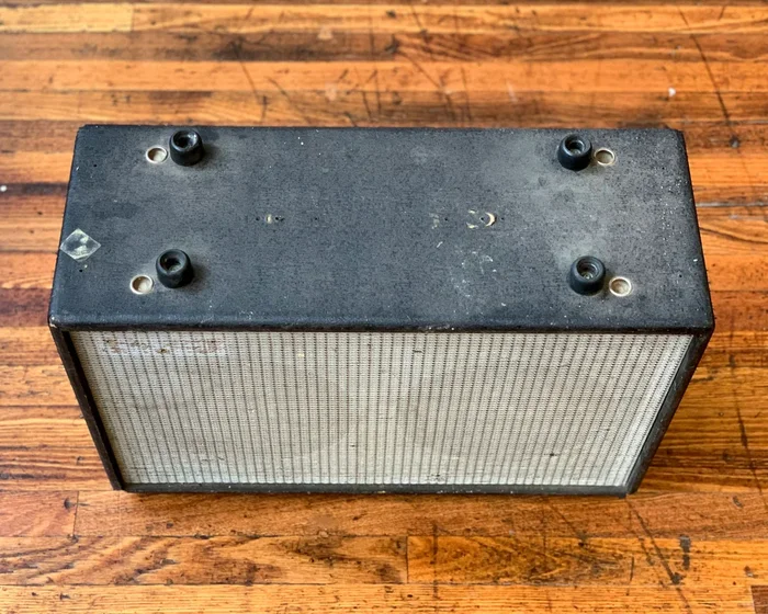 Australian Music Instruments 2×12 Cabinet ??