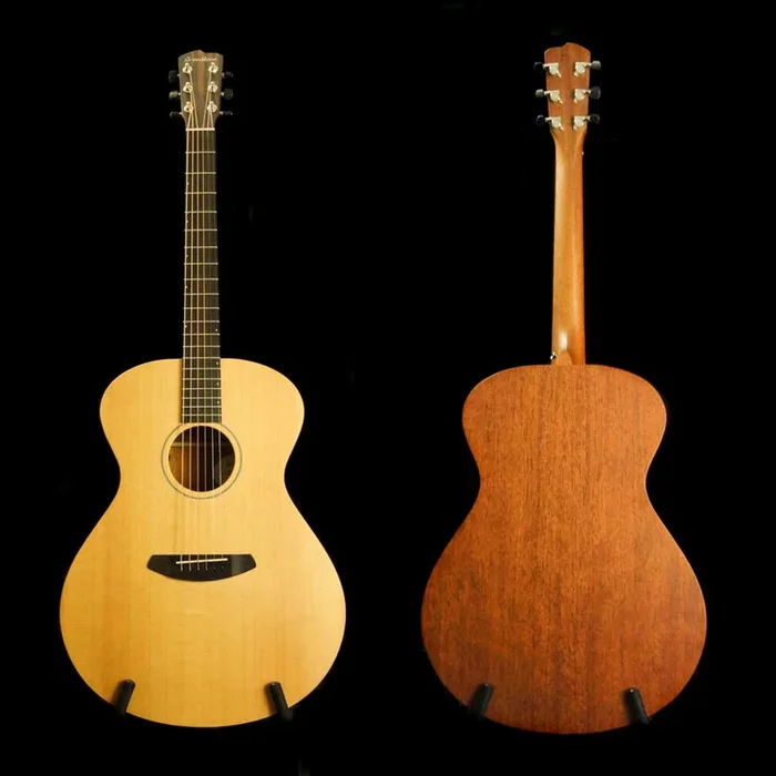 Breedlove USA Concerto Sun Light Sitka Spruce/Mahogany Acoustic Electric Guitar – Includes Case