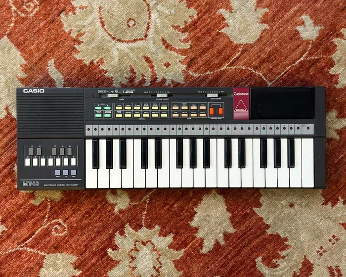 Casio Casiotone MT-18 w/ 3 ROM Packs