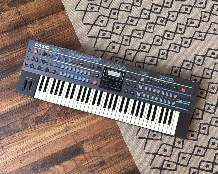 CASIO CZ-1 Phase Distortion Synthesizer