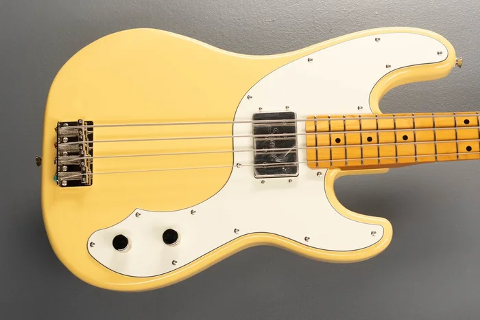 Classic Vibe Telecaster Bass – Vintage White