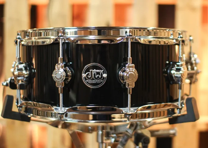 DW Performance Gloss Black Snare Drum – 5.5×14