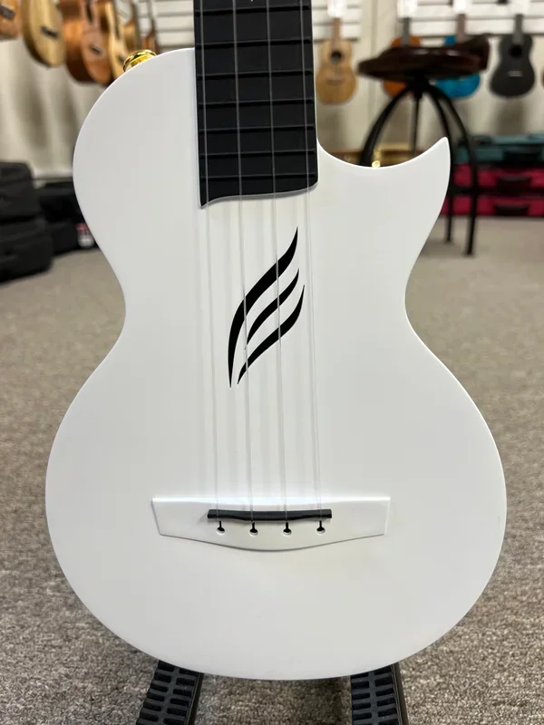 Enya Nova U Carbon Fiber White Concert Ukulele w/Case – Weatherproof