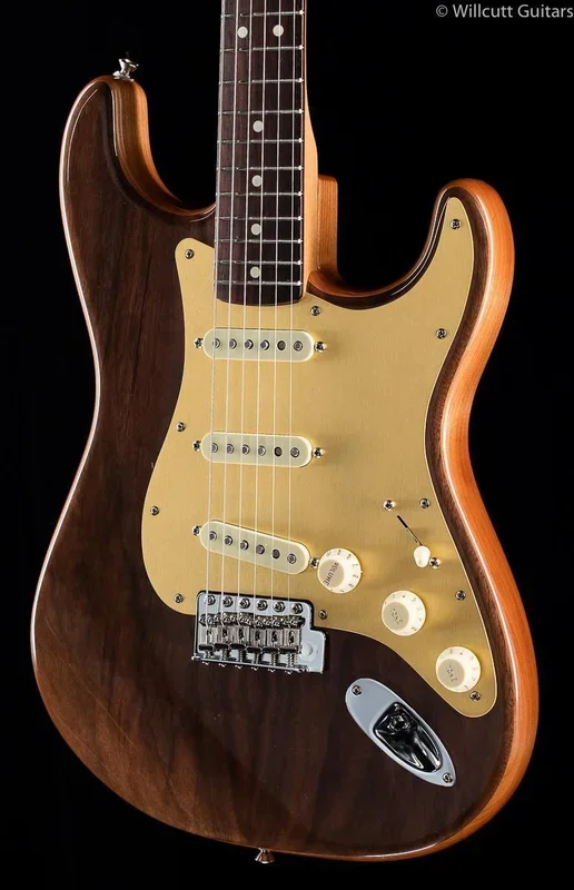Fender American Custom Ltd. Walnut Roasted Stratocaster (801)