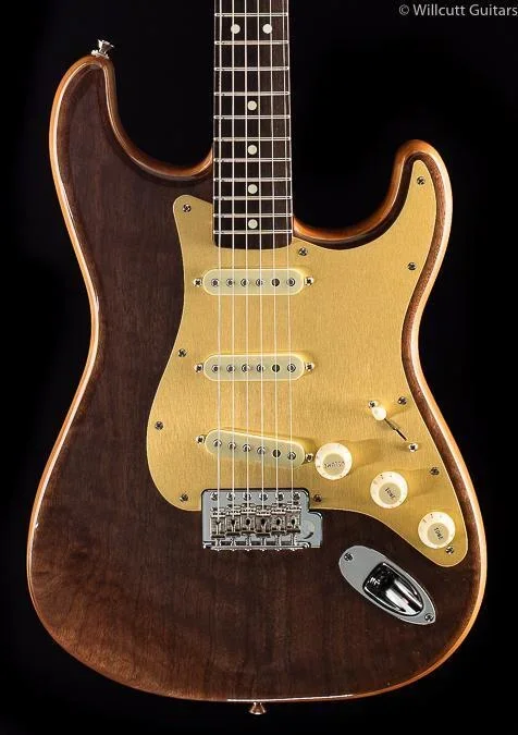 Fender American Custom Ltd. Walnut Roasted Stratocaster (907)