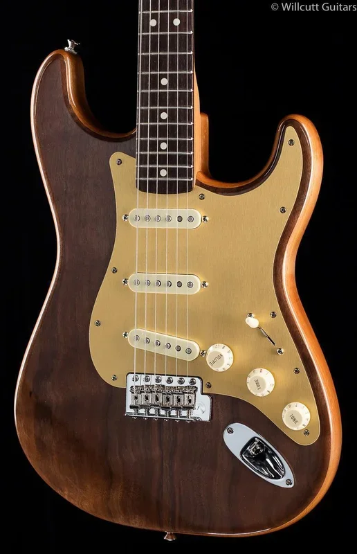 Fender American Custom Ltd. Walnut Roasted Stratocaster (929)