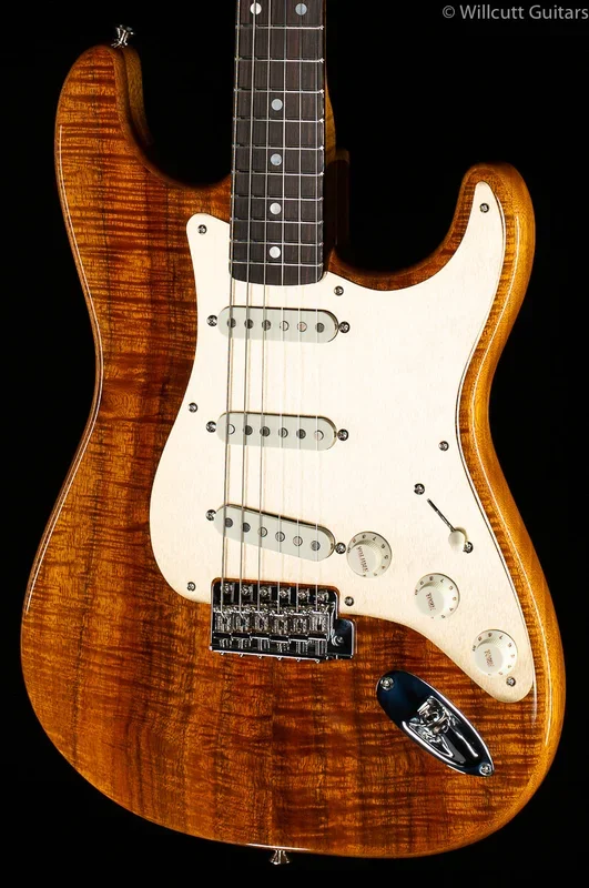 Fender Custom Shop Artisan Stratocaster Koa