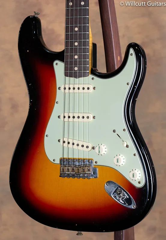 Fender Custom Shop Willcutt True ’62 Stratocaster Journeyman Relic 3-Color Sunburst 57 V USED