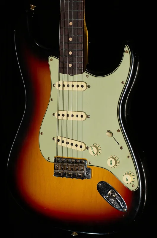 Fender Custom Shop Willcutt True ’62 Stratocaster Journeyman Relic 3-Tone Sunburst Josephina Handwound 57 Soft V (712)