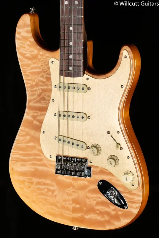 Fender Rarities Quilt Maple Top Stratocaster Rosewood Neck Natural
