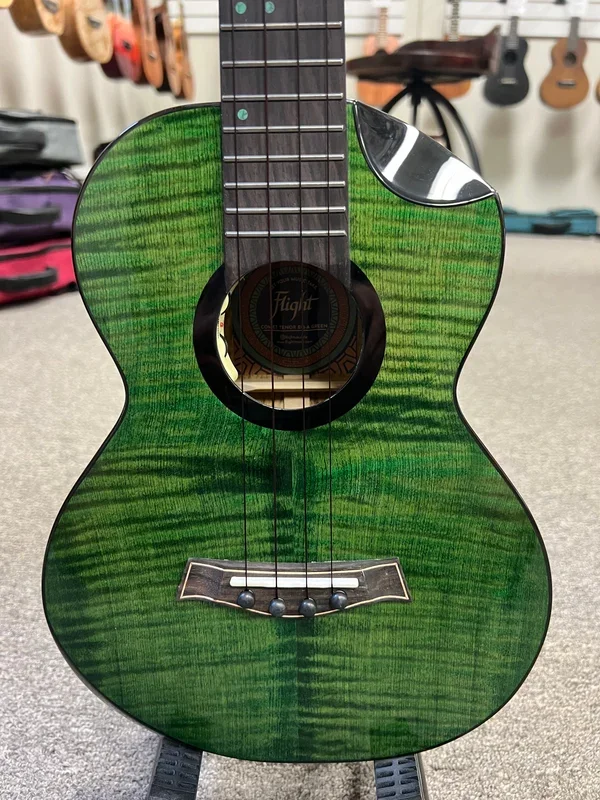 Flight Comet Green Tenor Electric Ukulele w/Case – Solid Flamed Maple/Solid Mango