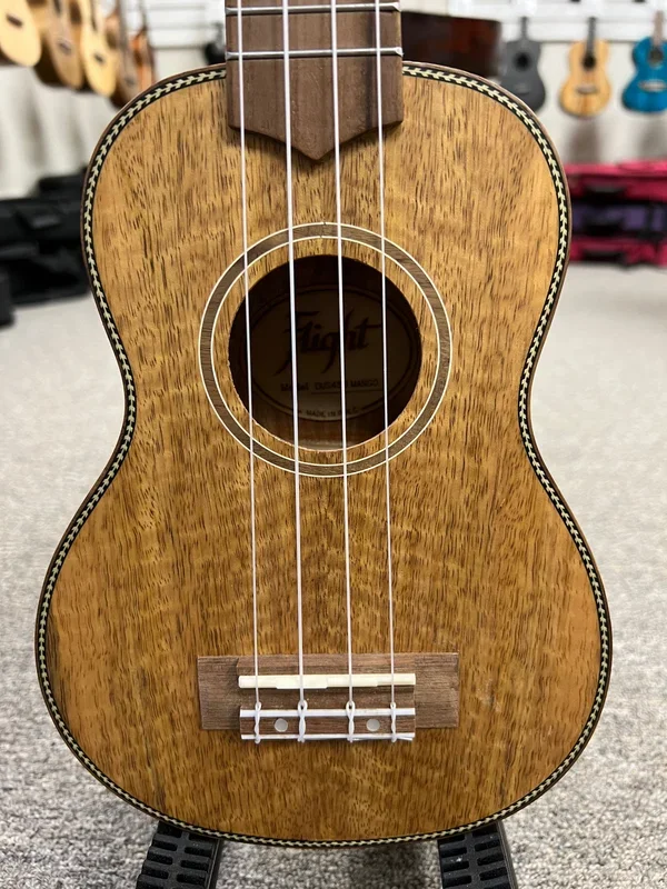 Flight DUS450 Mango Soprano Ukulele w/Case