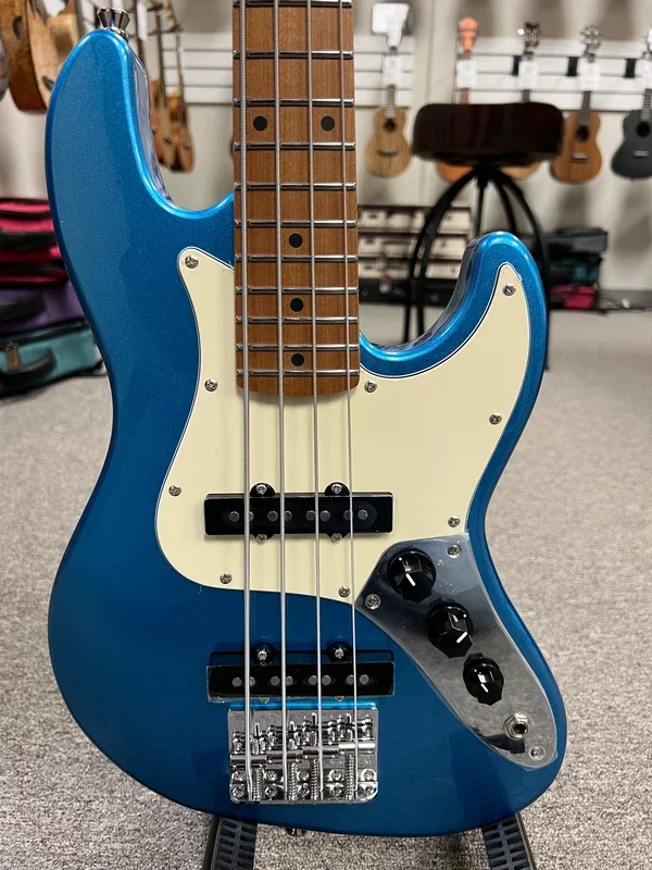 Flight Electric Mini JB Bass Ukulele LPB w/Case – Lake Placid Blue Finish