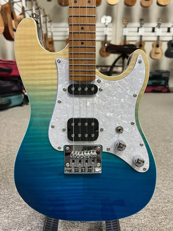 Flight Pathfinder Transparent Blue Solid Body Electric Tenor Ukulele w/Case TBL – Rock Series
