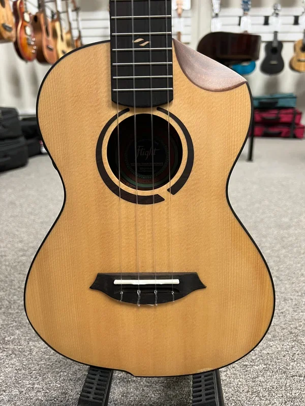 Flight Victoria Tenor Soundwave Ukulele w/Case – Built In Effects – Solid Spruce/Acacia