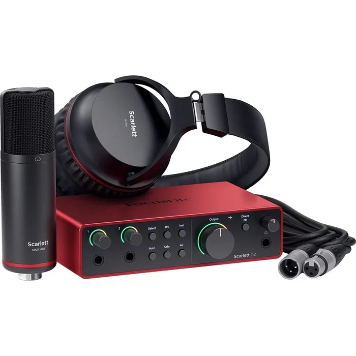 Focusrite Scarlett 2i2 Studio (4th Gen) Recording Package