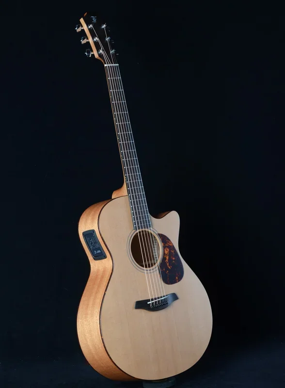 Furch Blue Gc-CM a SPE Master’s Choice – Western Red Cedar/African Mahogany