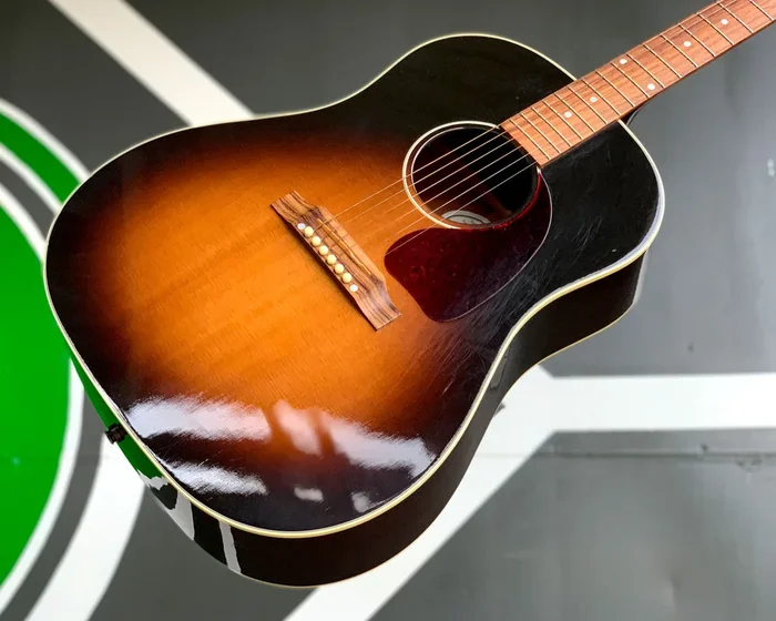 Gibson J-45 Standard