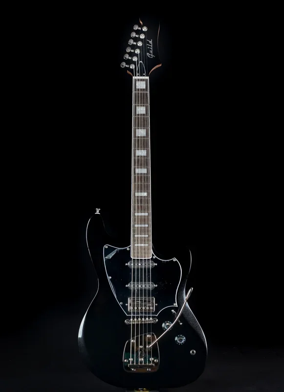 Guild Surfliner Deluxe – Black Metallic