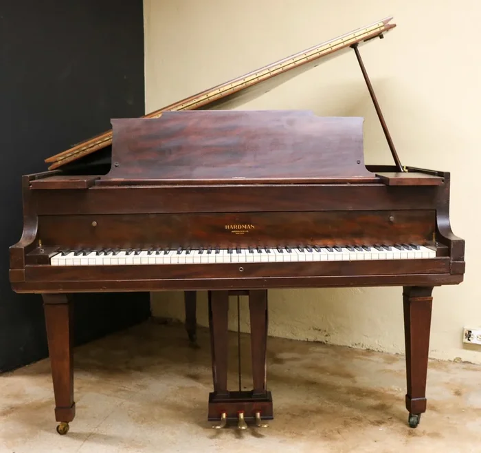 Hardman Baby Grand Piano Walnut w/ Bench | Used