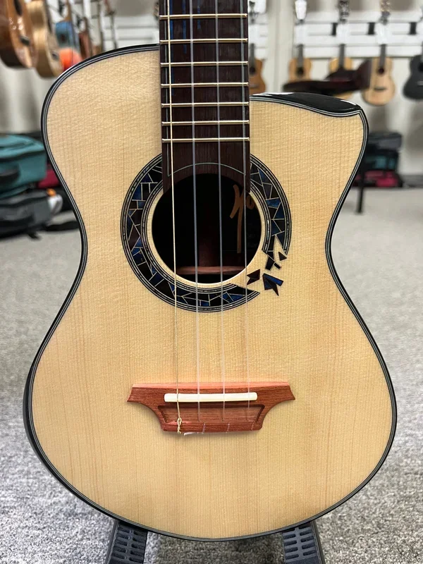 Hozen Green Label Custom Tenor Ukulele w/Case – Solid Aged German Spruce/Cocobolo