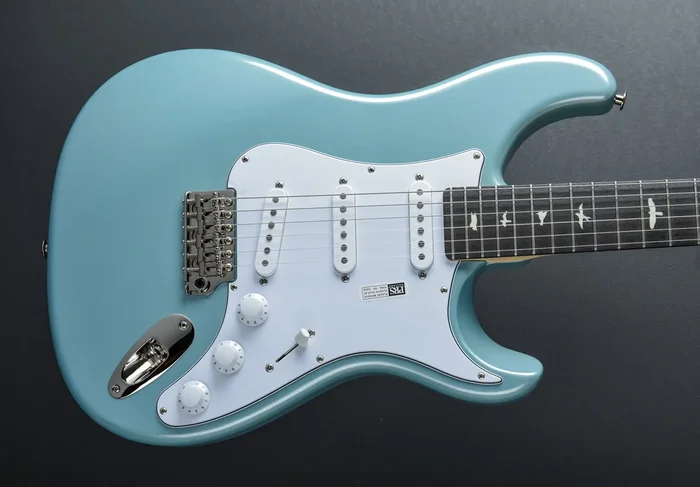 John Mayer Silver Sky – Polar Blue w/Rosewood