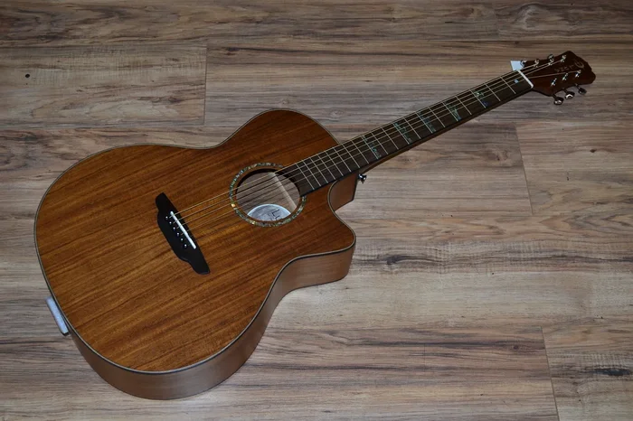 Luna High Tide KOA Grand Concert Cutaway A/E 2020 Natural Koa