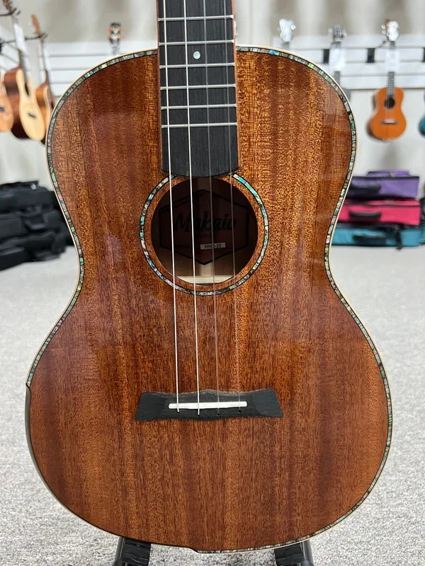 Makaio MMB-20 Solid Mahogany Baritone Ukulele w/Case – Rosewood Comfort Armrest