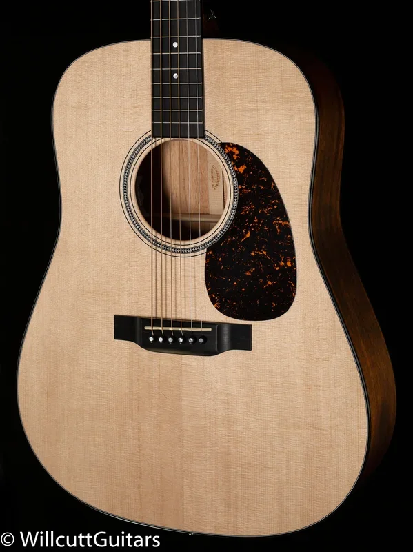 Martin D-16E Sitka/Mahogany (840)