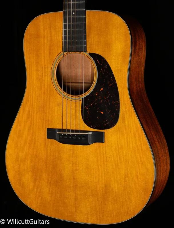 Martin D-18 Authentic 1937 VTS Aged (220)