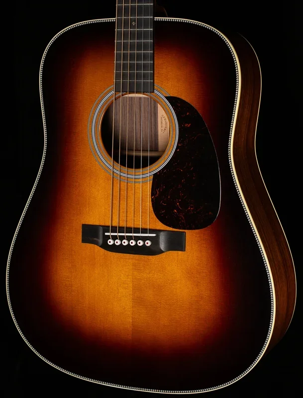 Martin HD-28 Sunburst 2025 Spec (226)