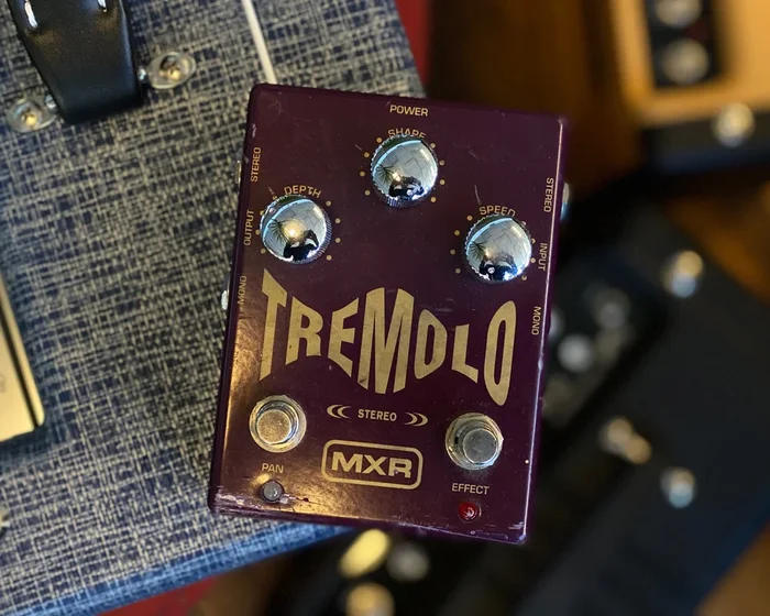 MXR M-159 Tremolo Stereo Pan