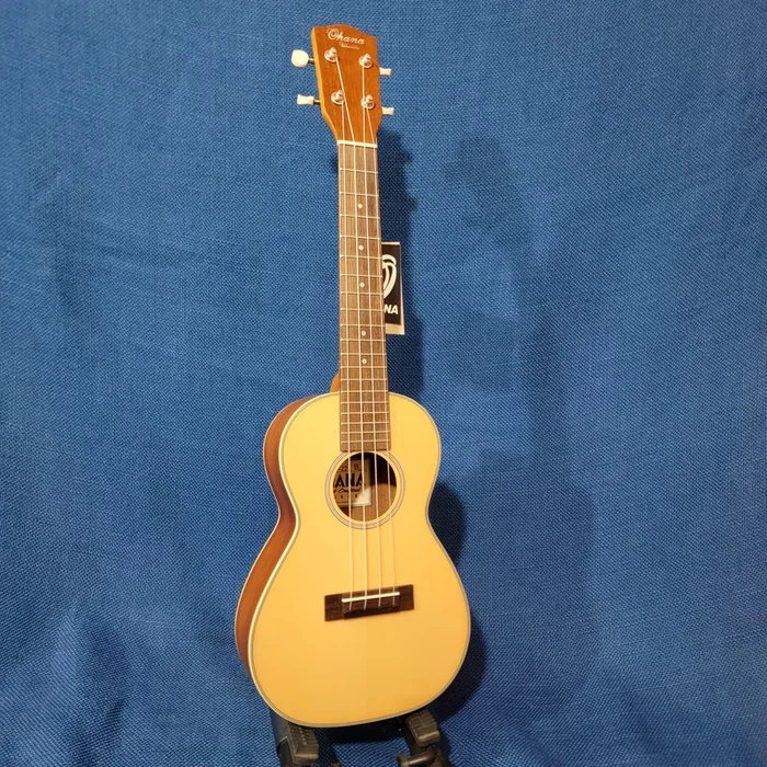Ohana Concert CK-22 Blem Solid Spruce Top / Laminate Mahogany Ukulele h513