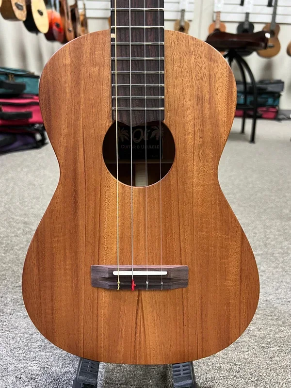 Oli L-BM-S Solid Mahogany Satin Baritone Ukulele w/Case