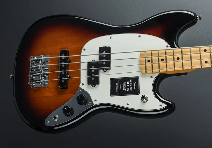 Player II Mustang Bass PJ – 3 Color Sunburst w/Maple