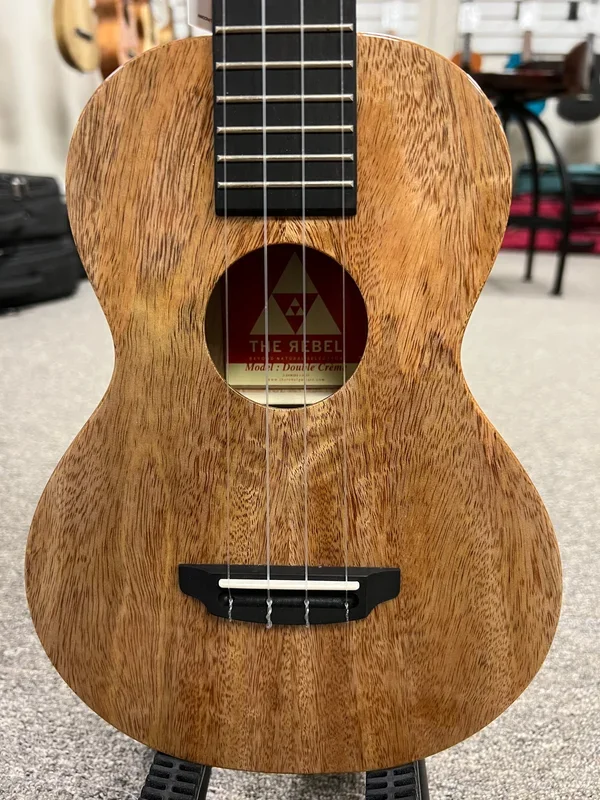Rebel Double Creme Solid Mango Concert Ukulele w/Case