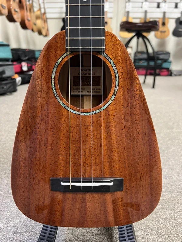 Romero Creations Solid Mahogany Tiny Tenor Ukulele w/Case – RC-TT-M
