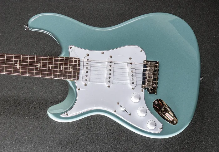 SE Silver Sky w/Rosewood Left Hand – Stone Blue