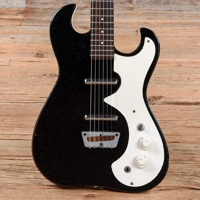 Silvertone 1449L Amp-In-Case Black Sparkle 1963