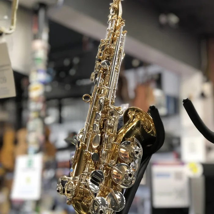 Strauss “Super 70” Intermediate Curved Soprano Saxophone Outfit
