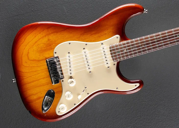 Used American Deluxe Stratocaster ’06
