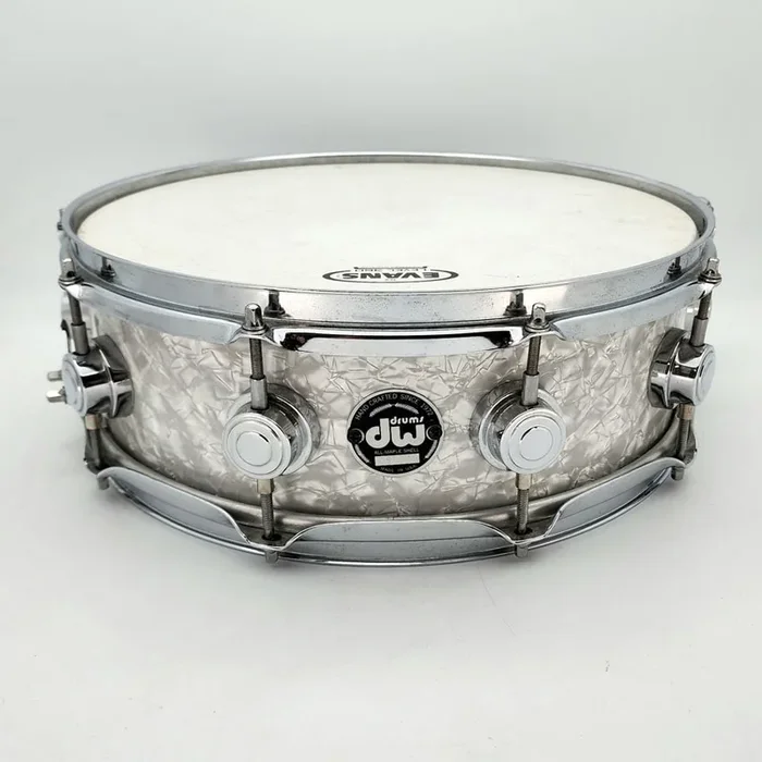 Used DW Collectors Maple Snare Drum 14×5.5 White Marine Pearl – Good